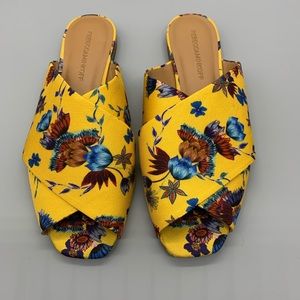 Beautiful Criss-Cross Sandal